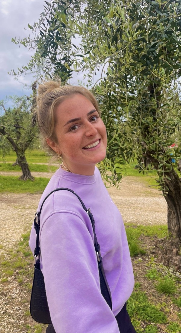 Welkom Zoë: content marketeer bij Feestgemak! Image