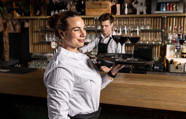 Horeca skill: lopen met dienbladen! Image