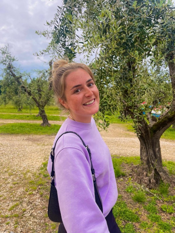 Welkom Zoë: content marketeer bij Feestgemak! Image
